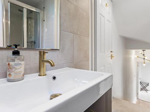 Apartment Imperial Wharf Chelsea 3 Bedroom *