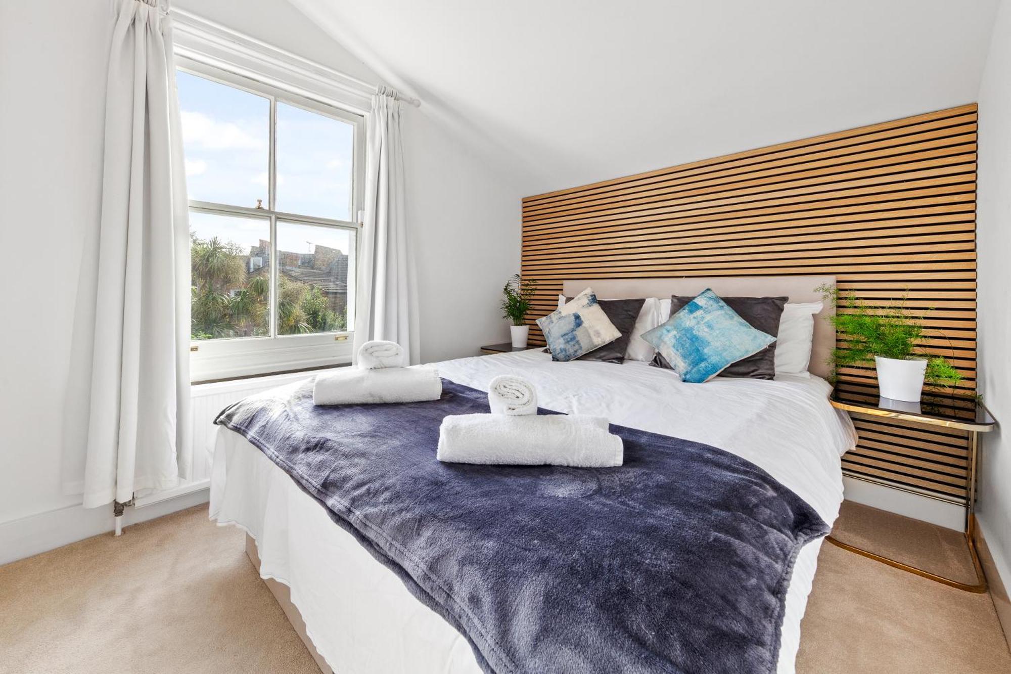 Imperial Wharf Chelsea 3 Bedroom * London