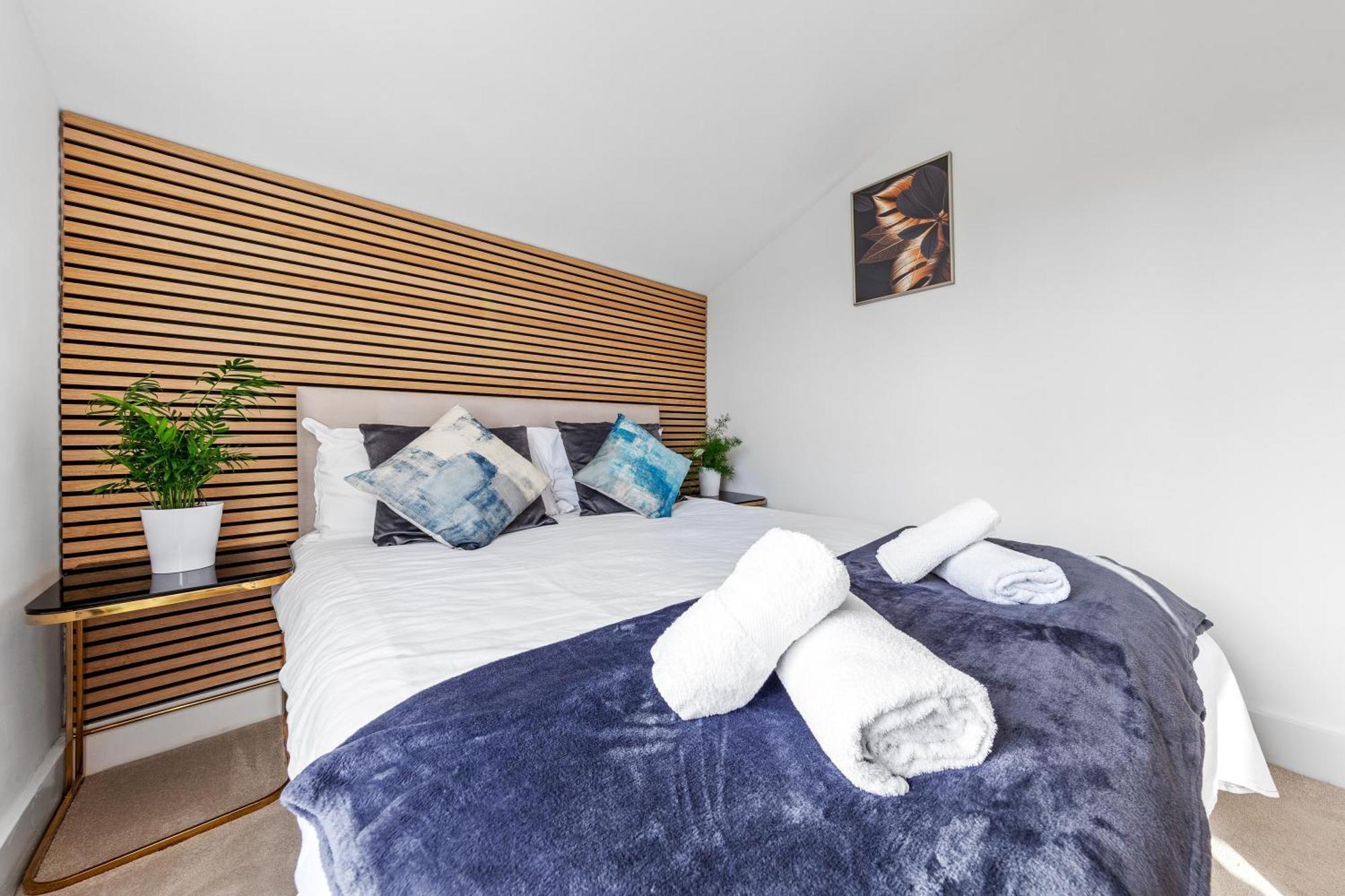 Imperial Wharf Chelsea 3 Bedroom Apartment London
