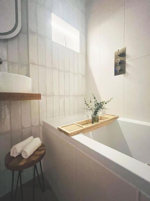Apartment Business Near Canary Wharf
