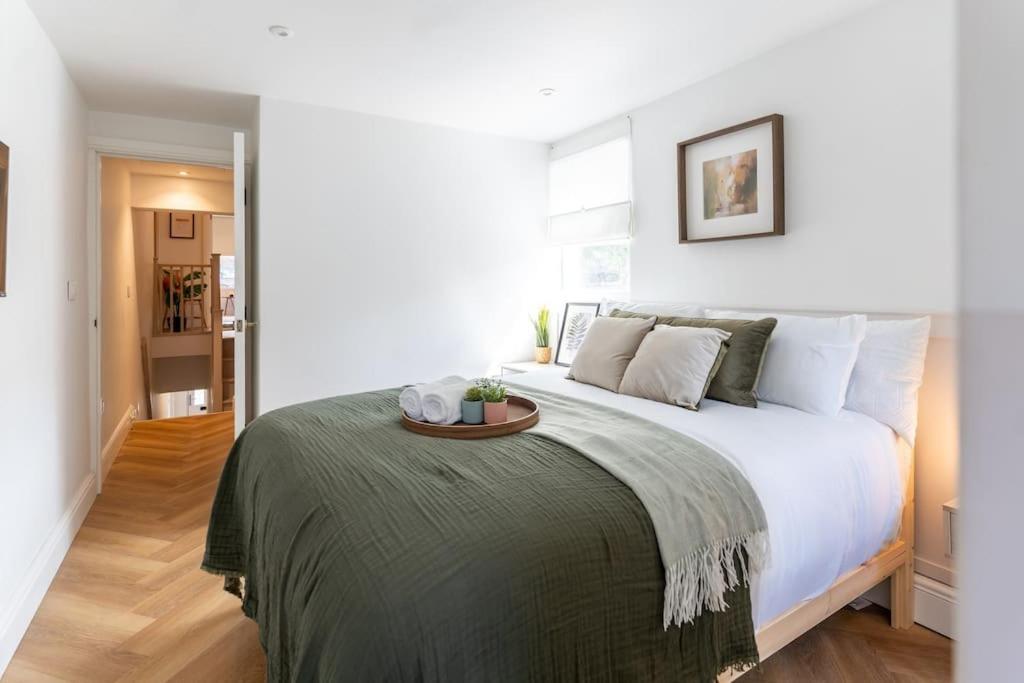 Apartment Business Near Canary Wharf