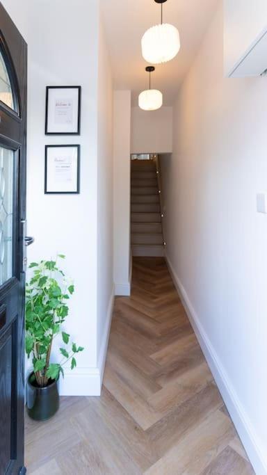 Apartment Business Near Canary Wharf