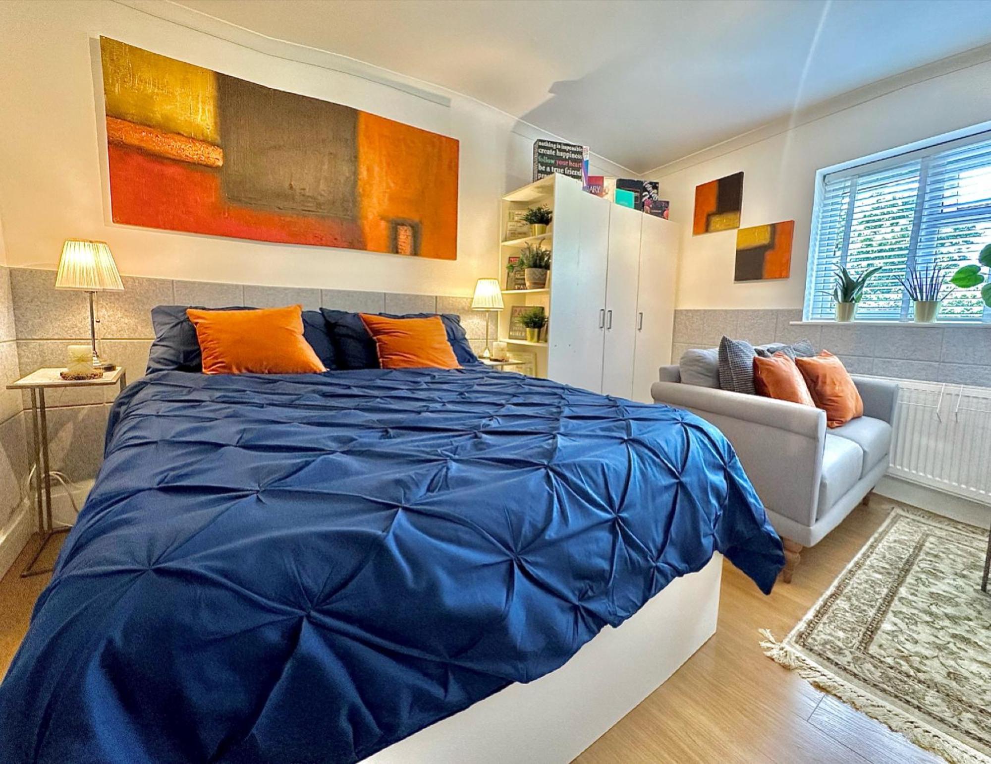 Apartment Stunning Business Travellers En-suite Bathroom Garden View