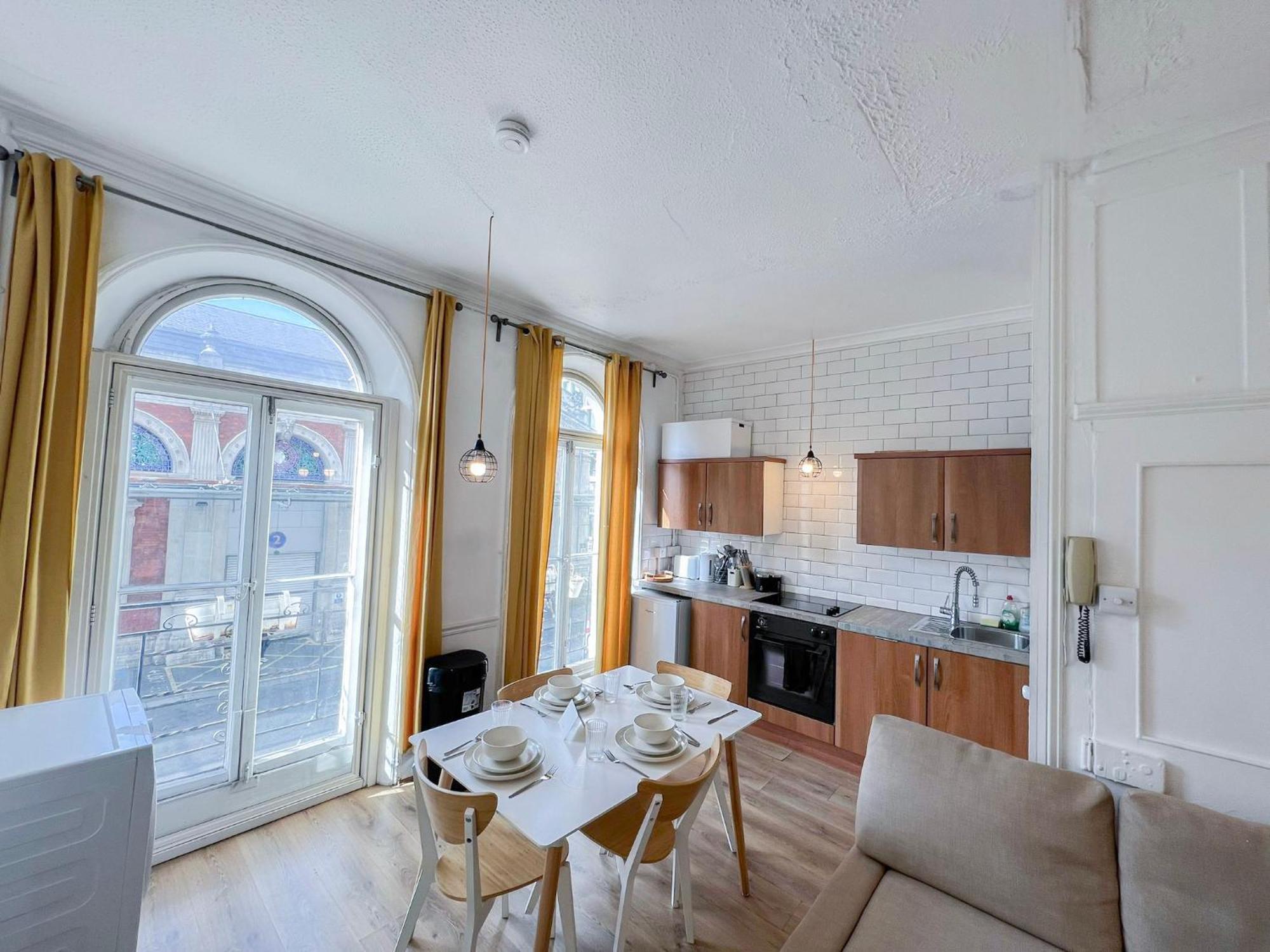 Apartment 2 Bedroom Flat A Short Walk Away To Barbican Centre Near Farringdon, Old St *