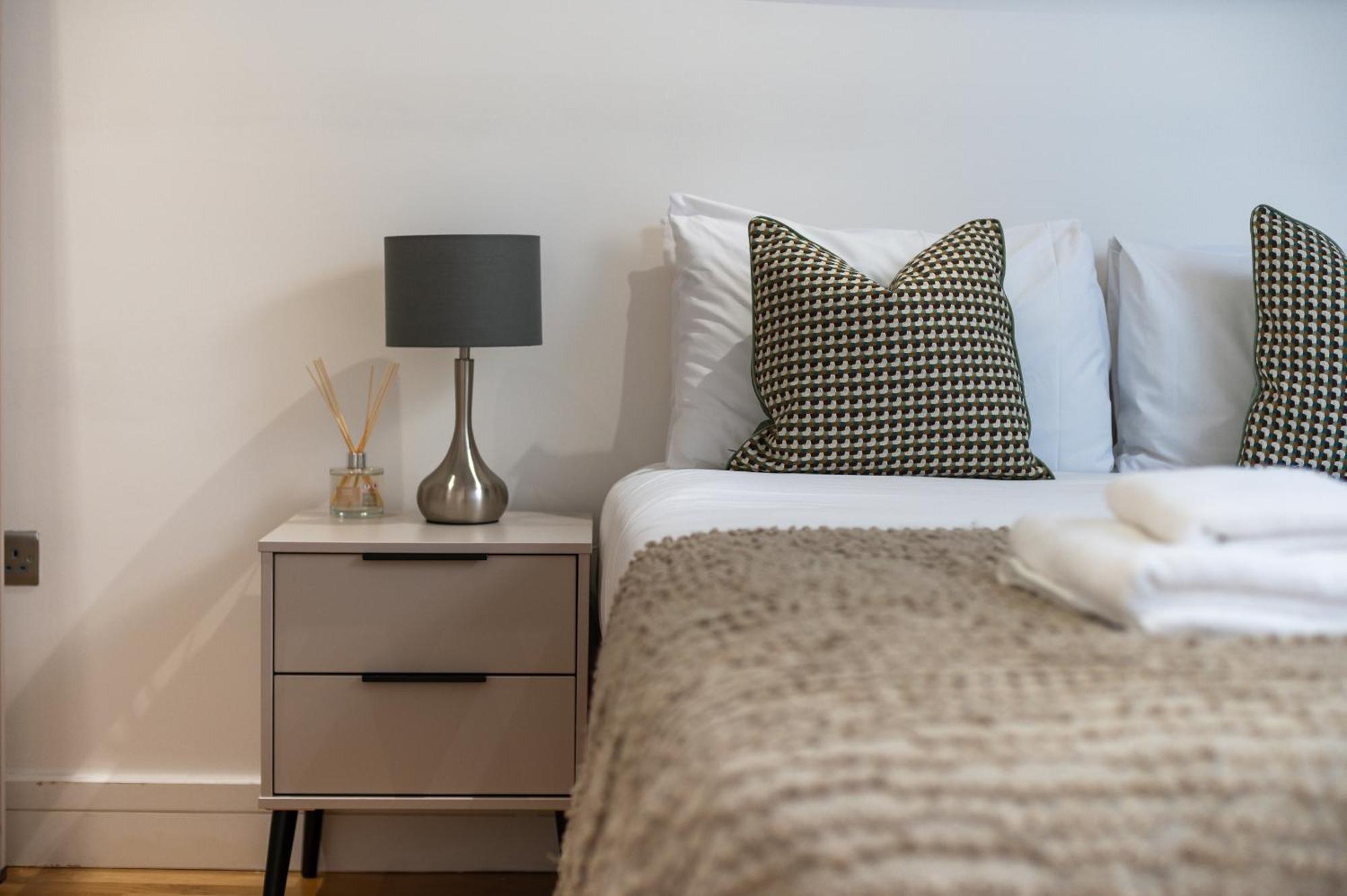 Hammersmith By Capital * London