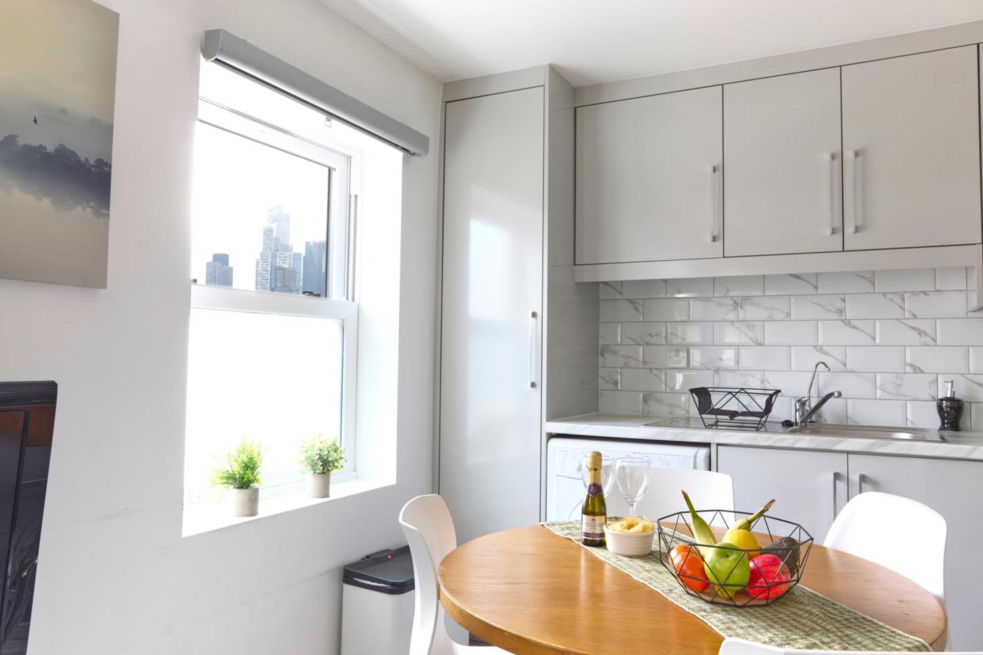 Urban Heaven - 6 Sleeper In The Heart Of Bricklane London