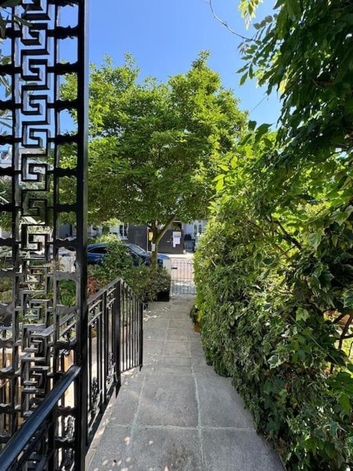 Stunning Townhouse In Beautiful Notting Hill Apartment London