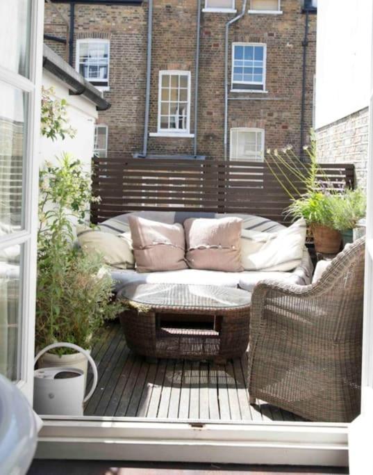 Stunning Townhouse In Beautiful Notting Hill * London