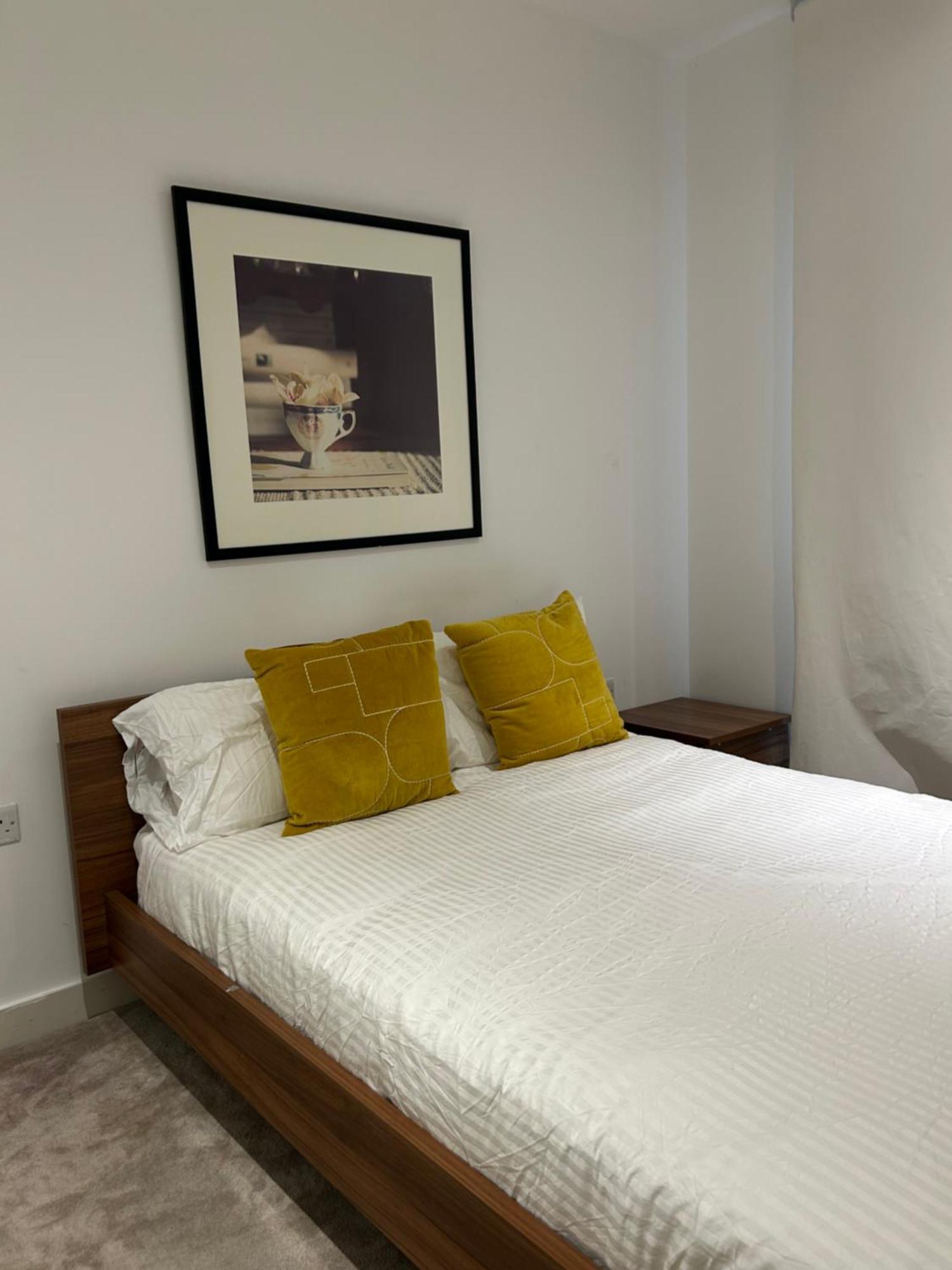 One Bedroom In Royal Wharf, Close To Airport Apartment London
