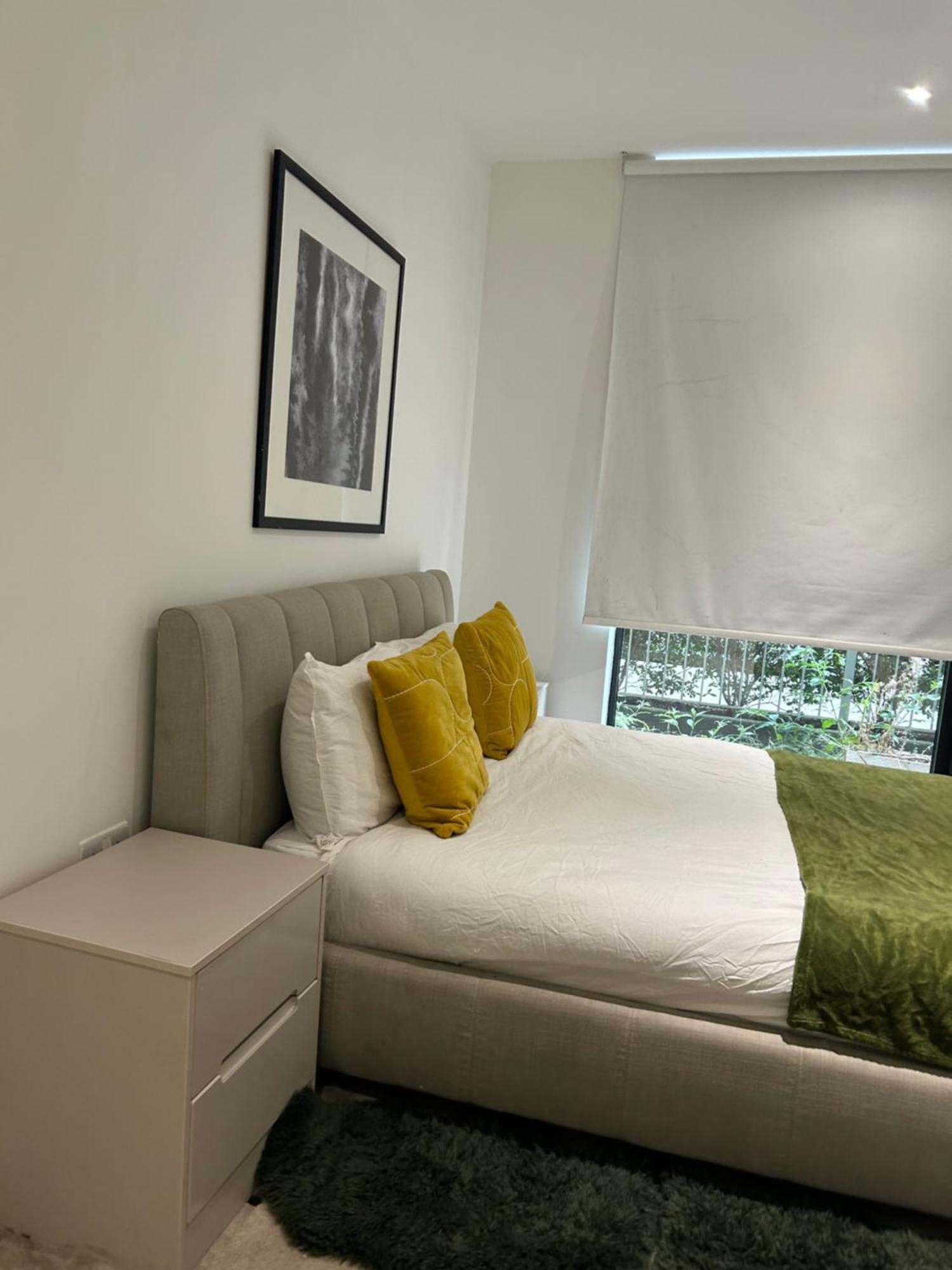 Apartment One Bedroom In Royal Wharf, Close To Airport London