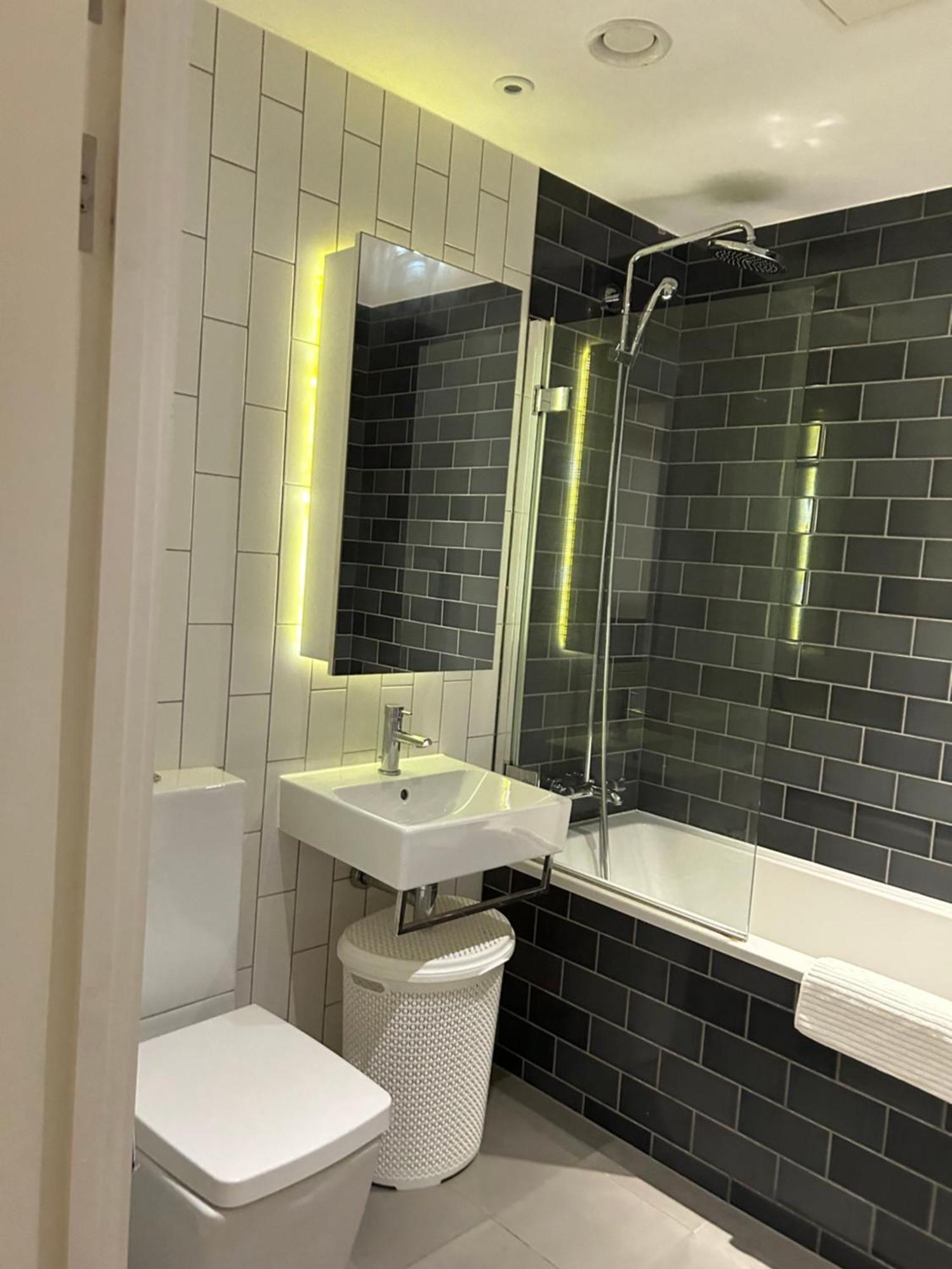 One Bedroom In Royal Wharf, Close To Airport