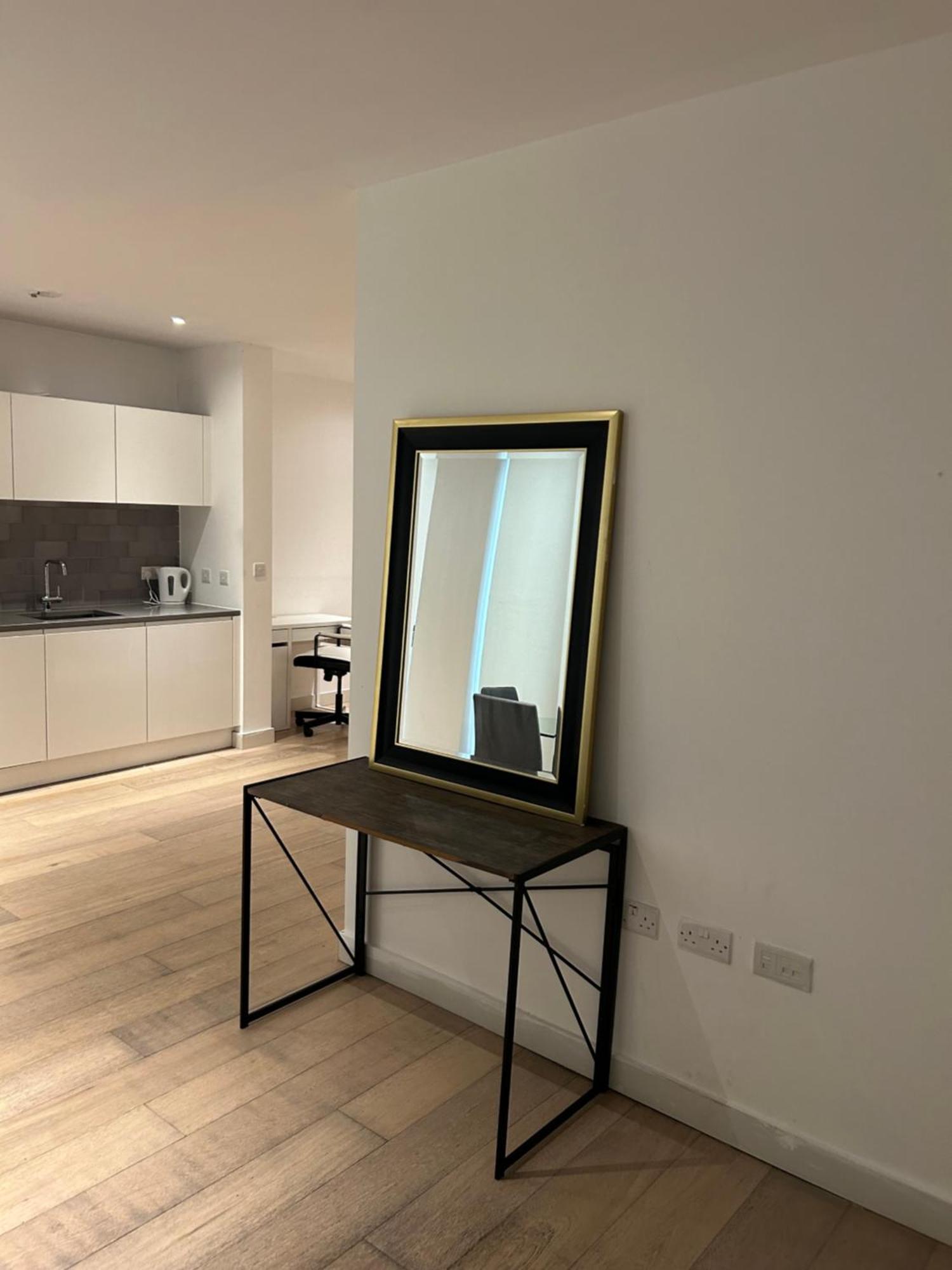 One Bedroom In Royal Wharf, Close To Airport London