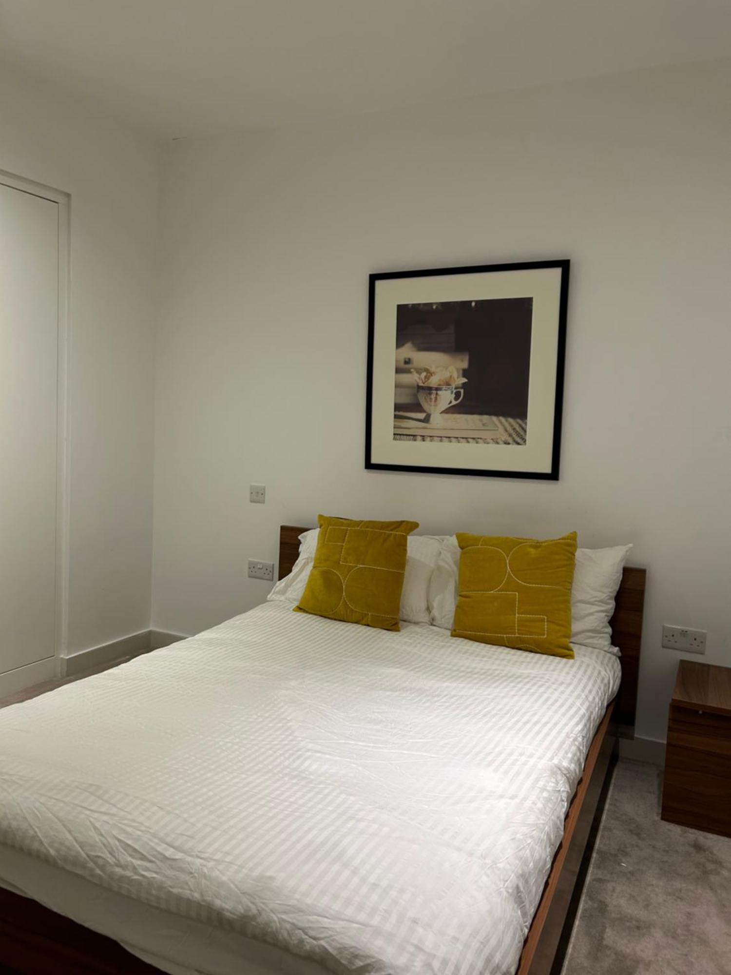 Apartment One Bedroom In Royal Wharf, Close To Airport London