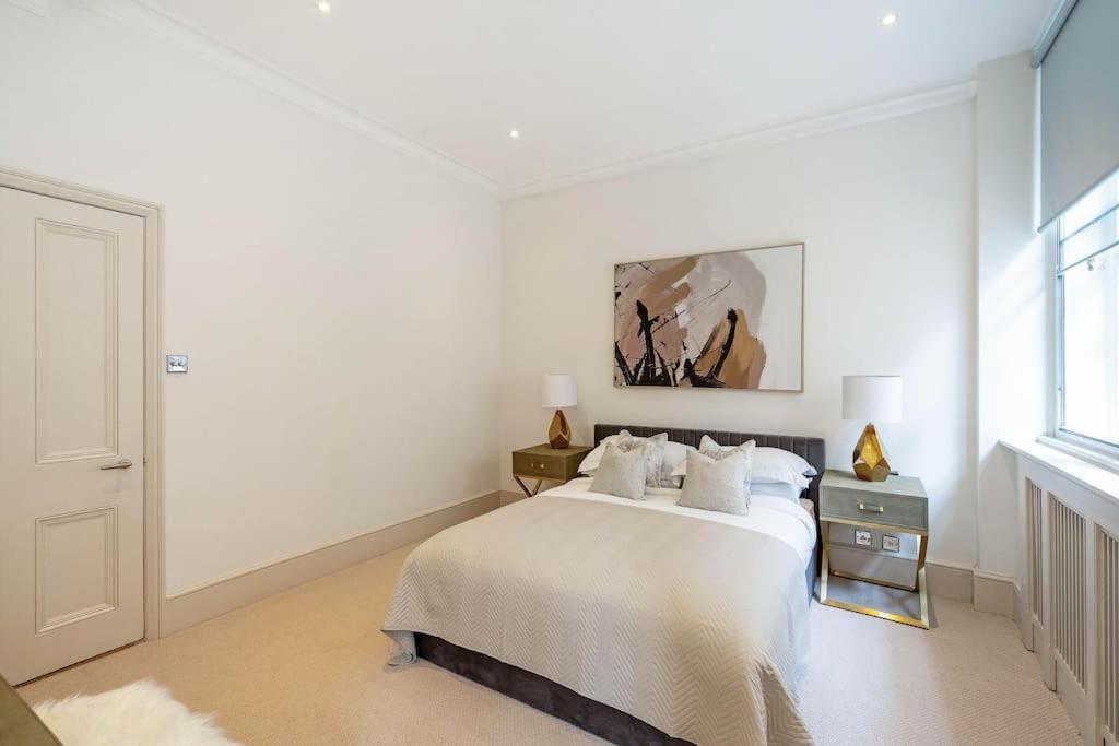 Fabulous 3 Bed In Kensington * London