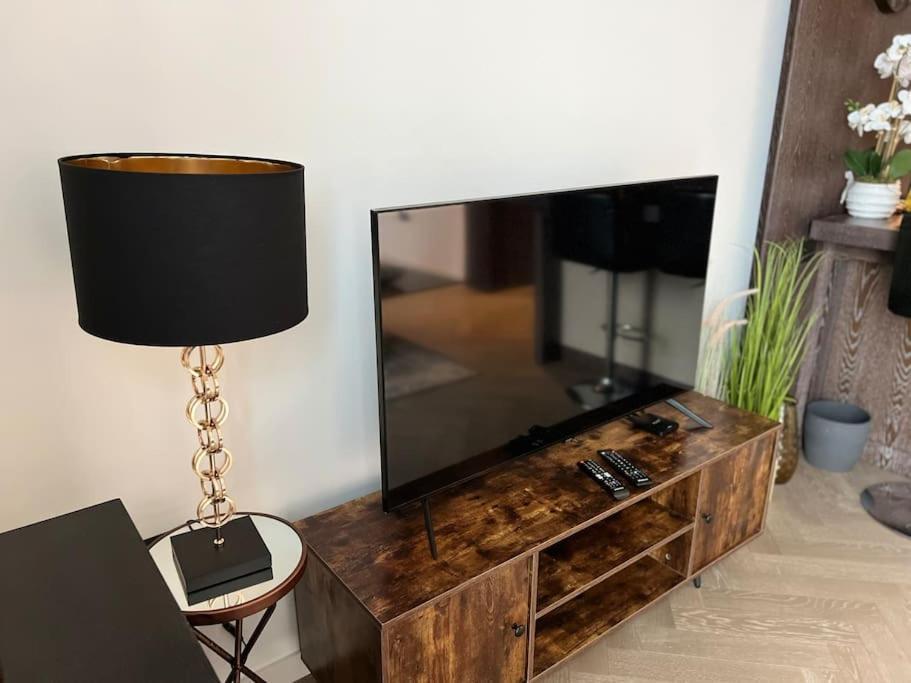 Modern 2 Bed Flat At Battersea London