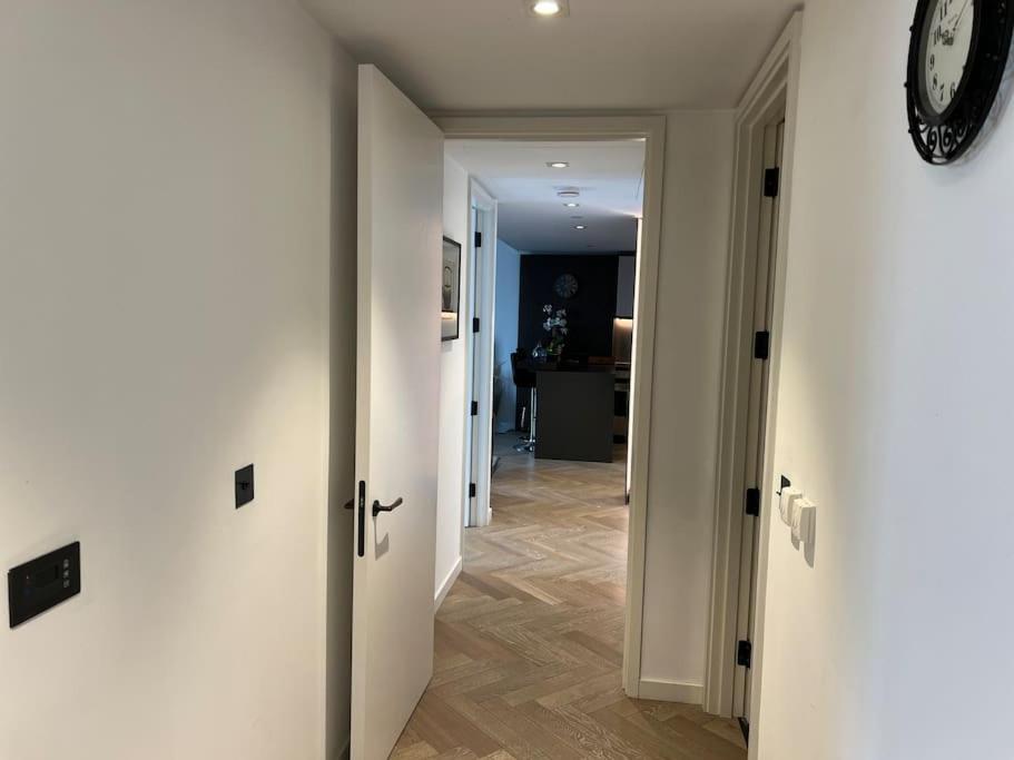 Modern 2 Bed Flat At Battersea Apartment London
