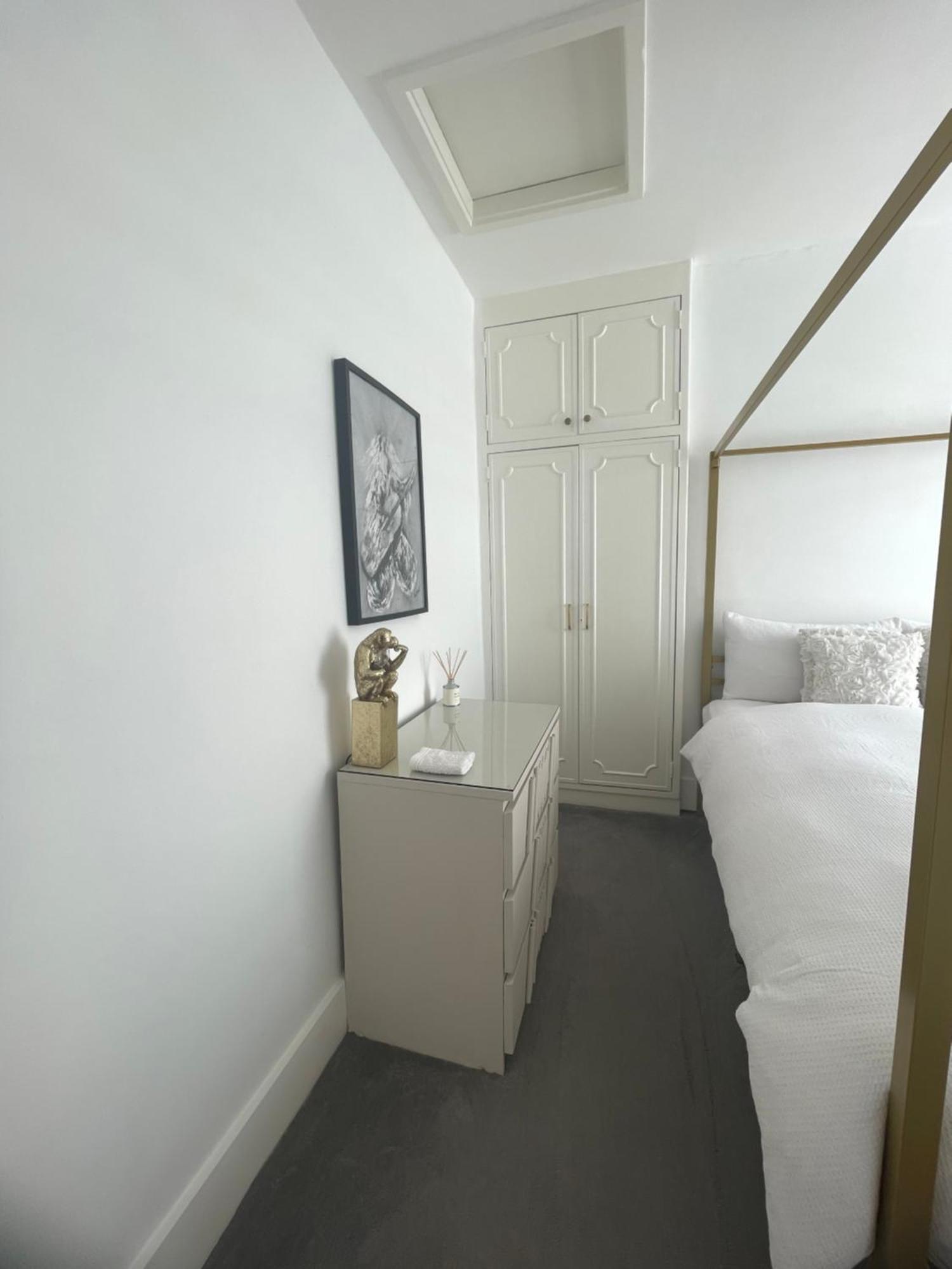 Queen Bedroom In Maida Vale * London