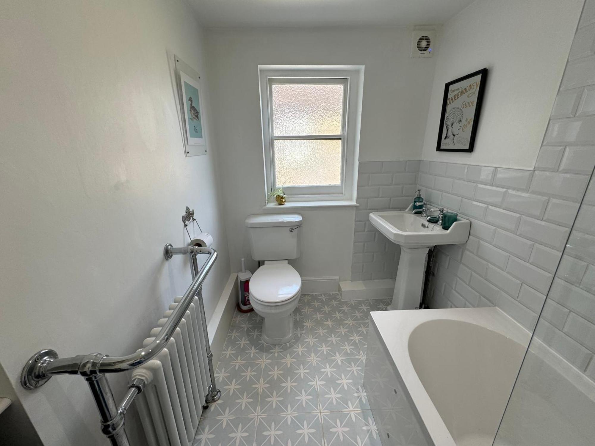 Stunningly Vibrant 1bd Flat Lower Clapton * London