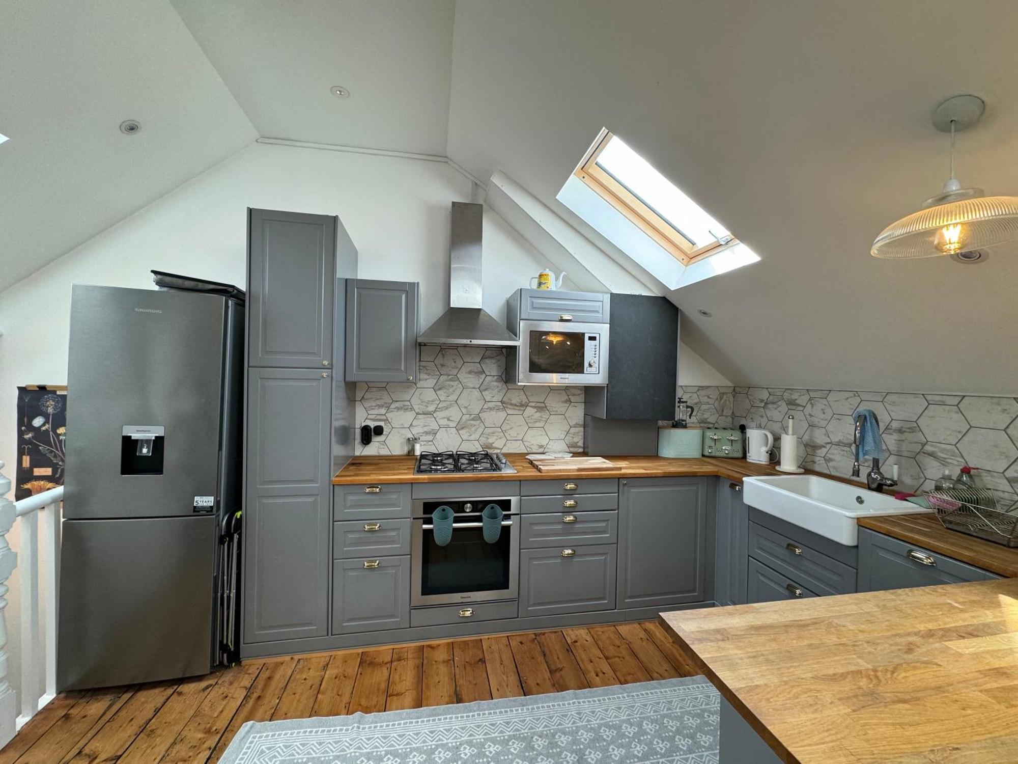 Stunningly Vibrant 1bd Flat Lower Clapton Apartment *