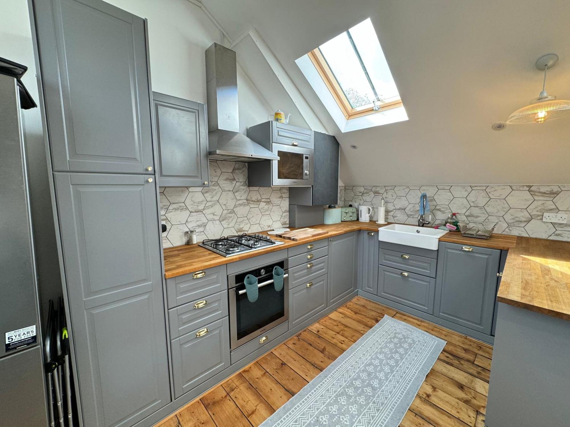 Stunningly Vibrant 1bd Flat Lower Clapton * London