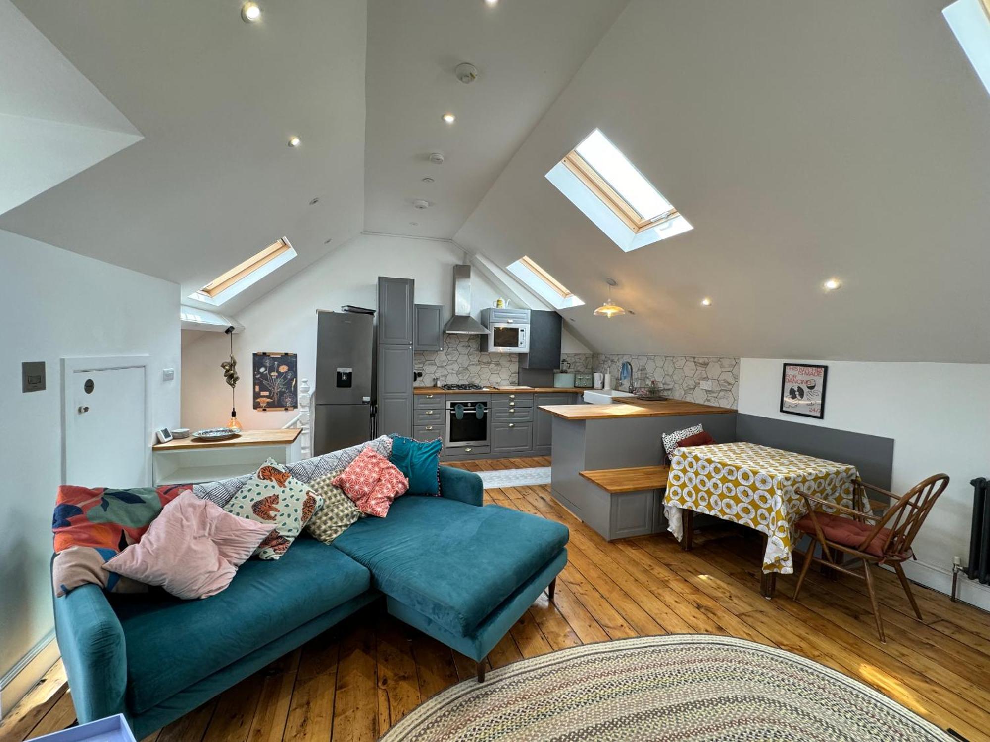 Stunningly Vibrant 1bd Flat Lower Clapton