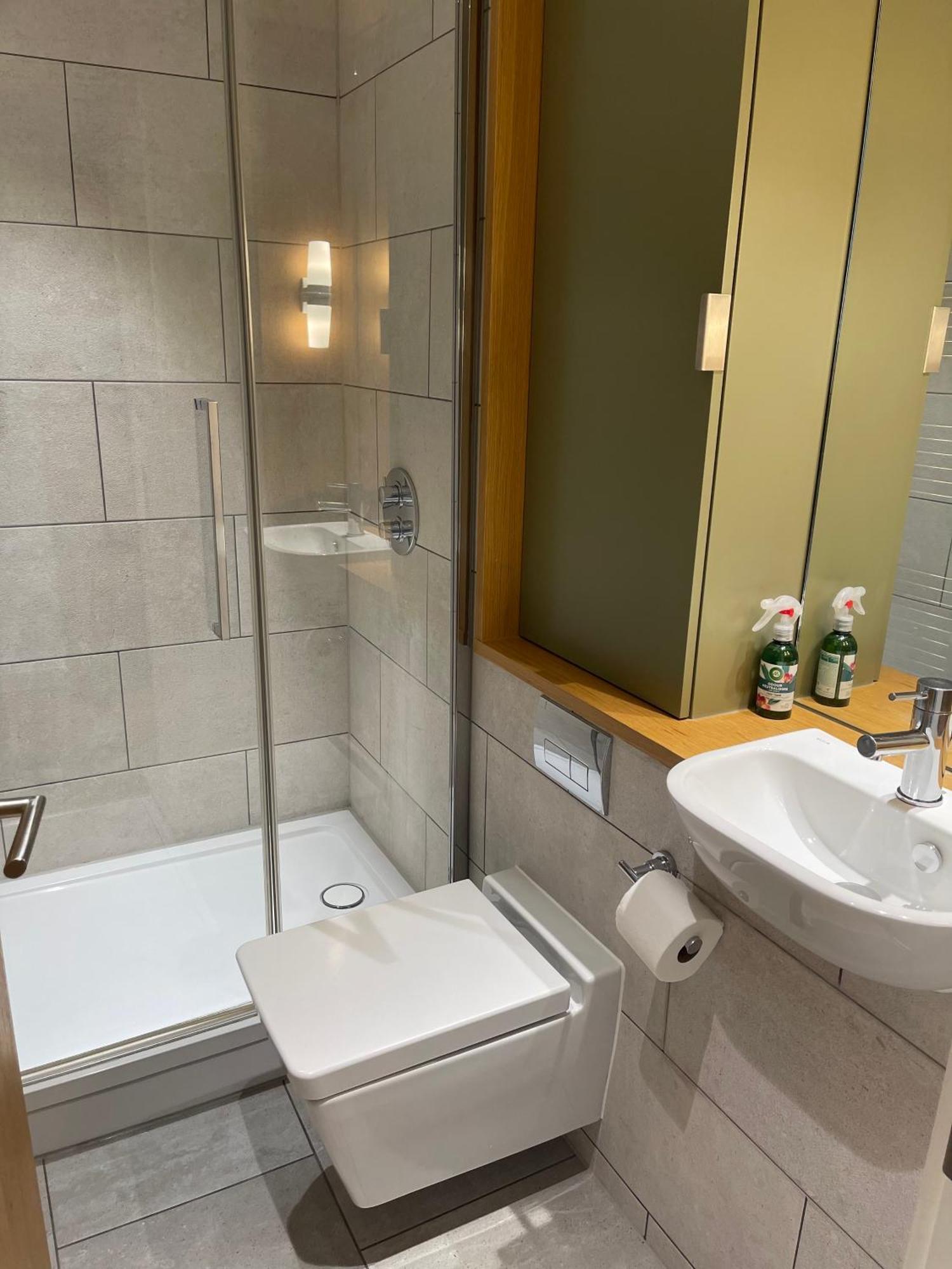 Apartment A Charming 2 Bedroom Flat London