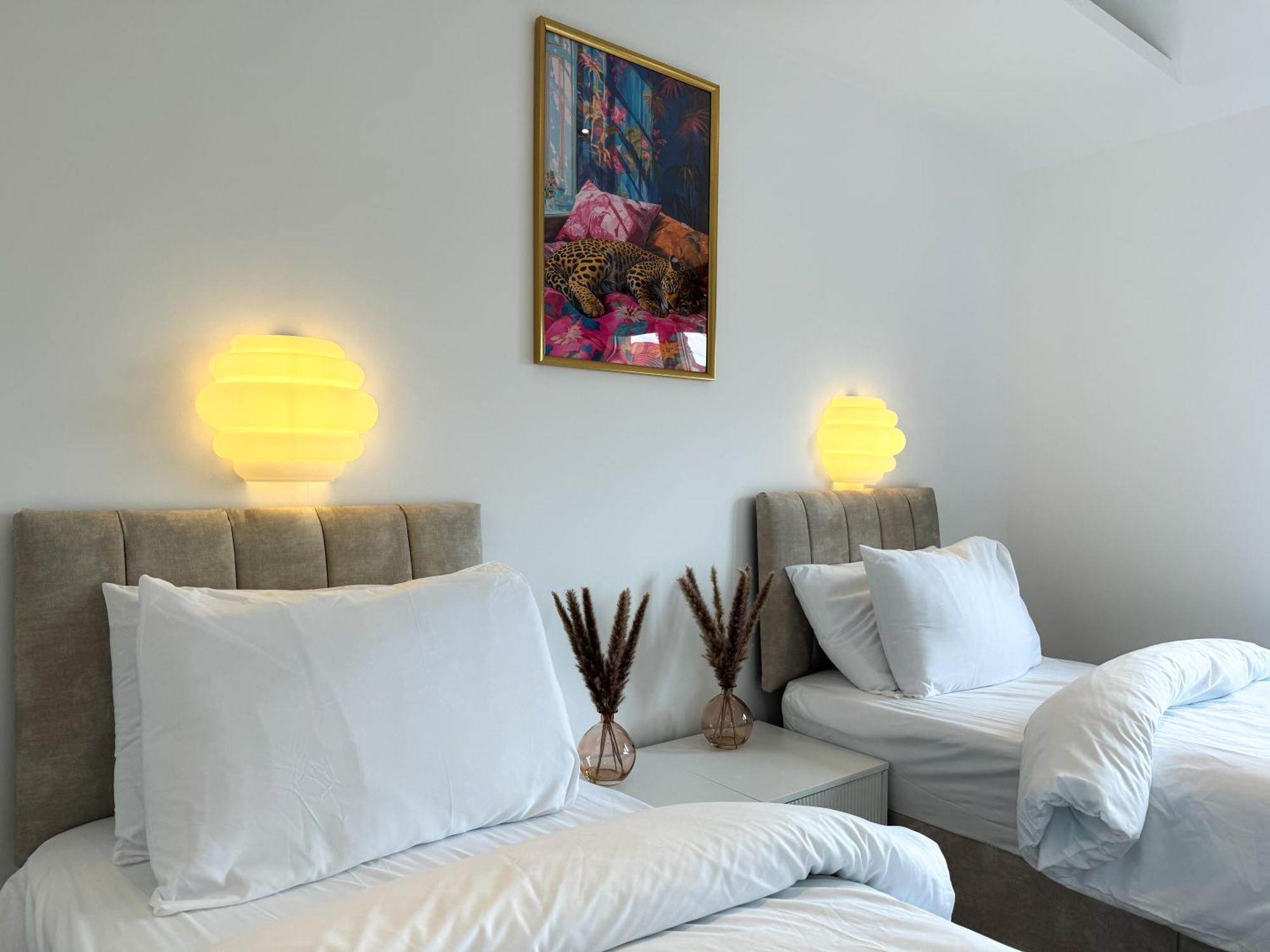Luxurious 3bed House With Bath & Garden Vakantiehuis