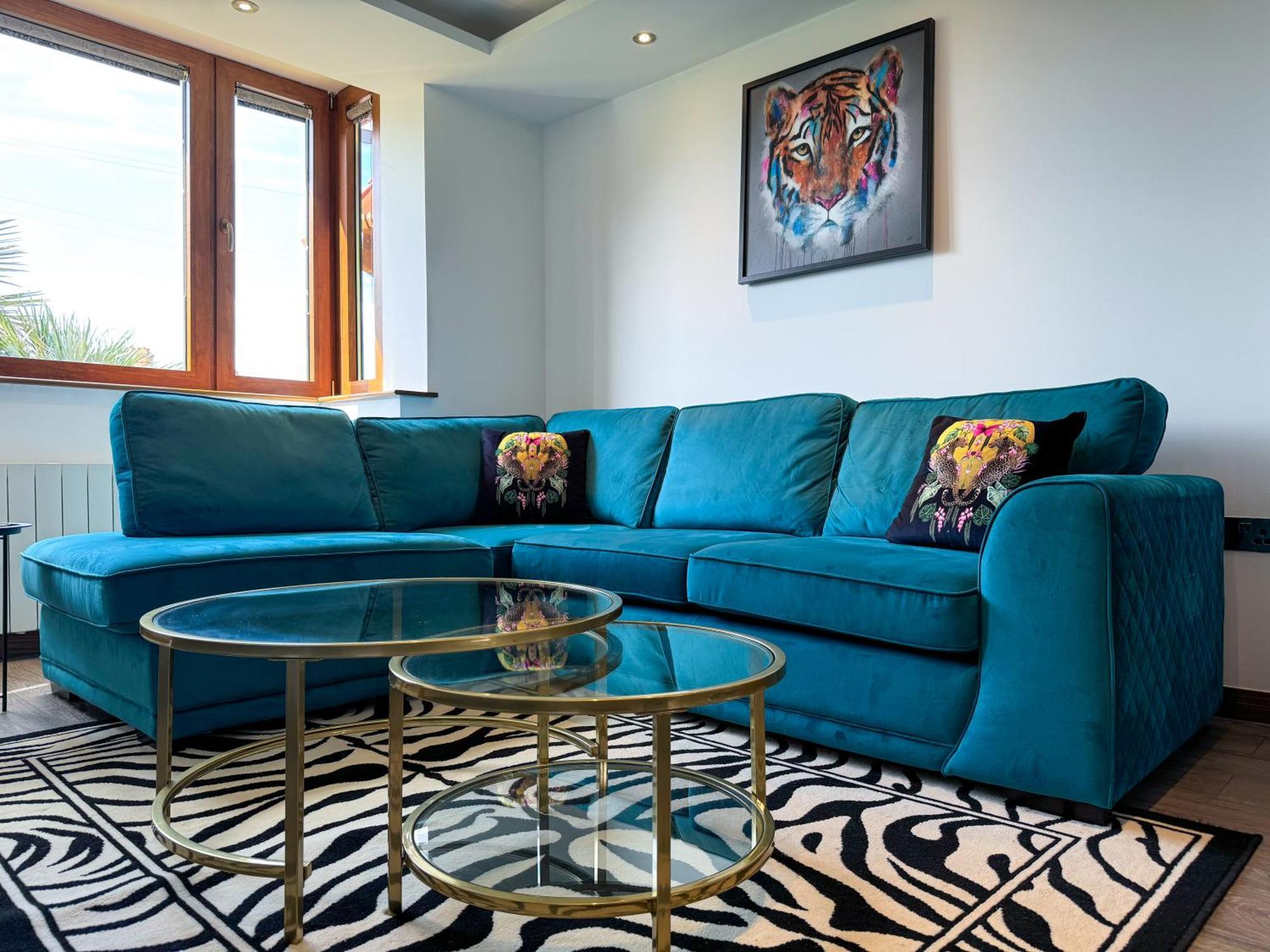 Vakantiehuis Luxurious 3bed House With Bath & Garden *