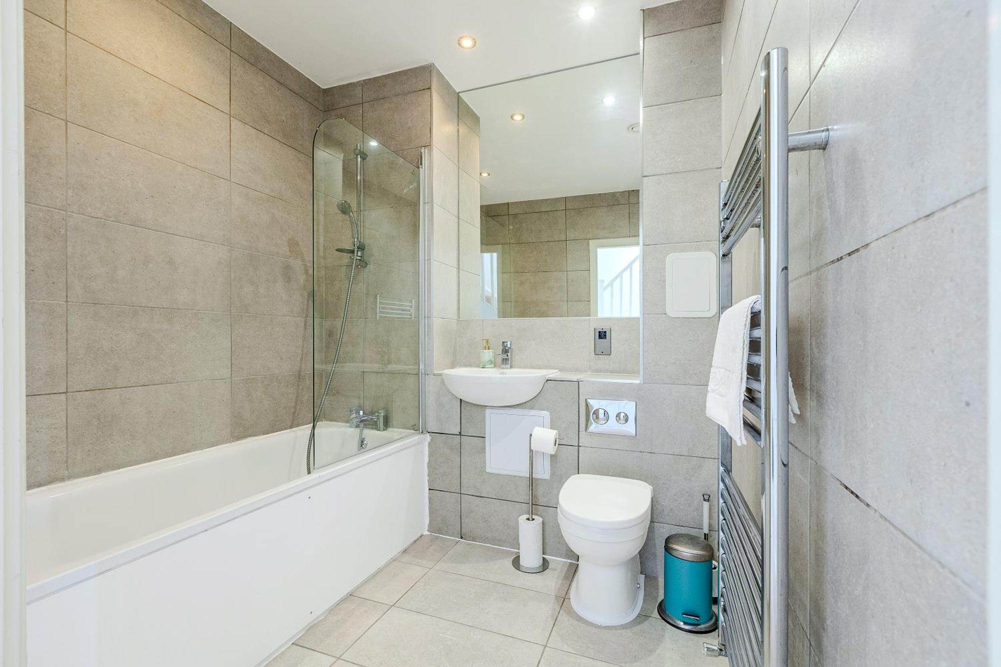 Peaceful 4br With Garden& Parking In Walthamstow Holiday home *