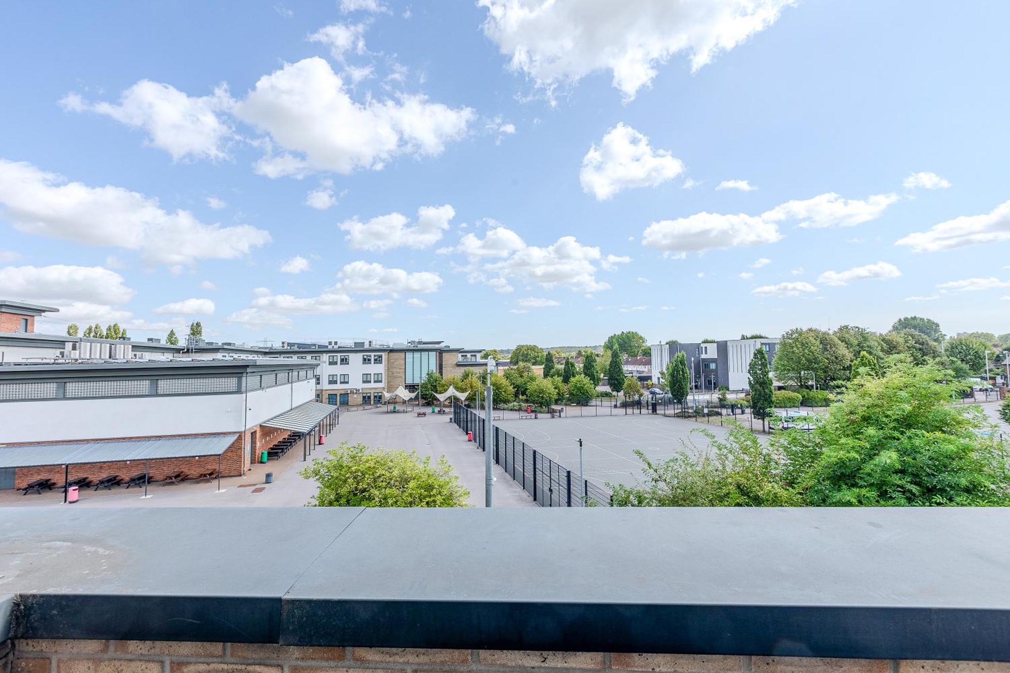 Peaceful 4br With Garden& Parking In Walthamstow *