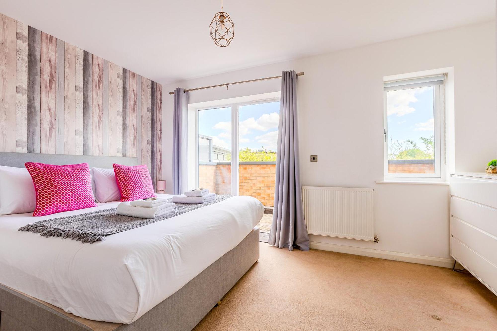 Peaceful 4br With Garden& Parking In Walthamstow *