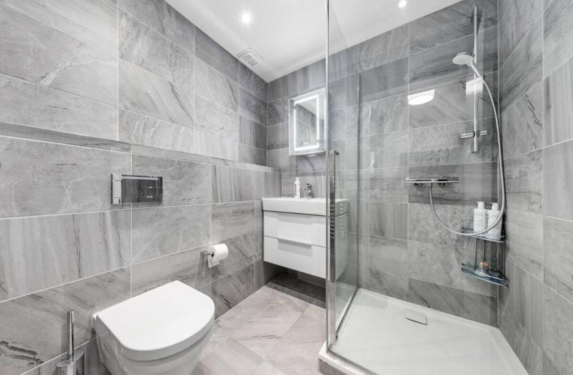 Majestic 2-bedroom Flat In Knightsbridge-hyde Park Kb70 Leilighet London