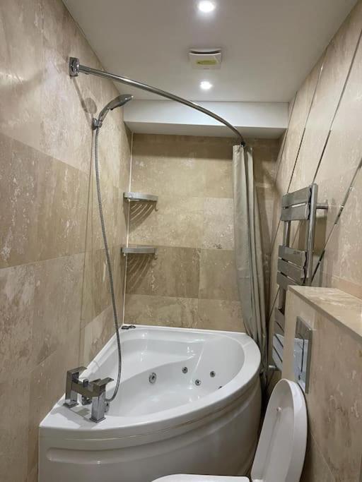 Maida Vale Notting Hill Little Venice 2bd With Private Garden Apartment *