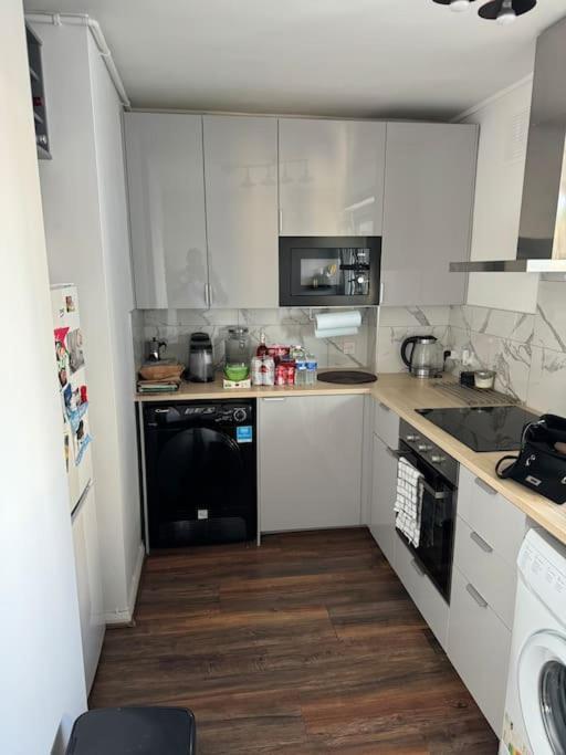 Modern 1 Bedroom Near Camden * Londen