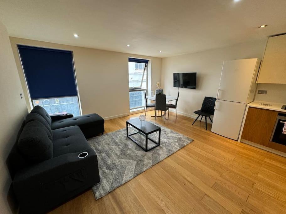 Paddington Station 2 Bedroom House Apartment London