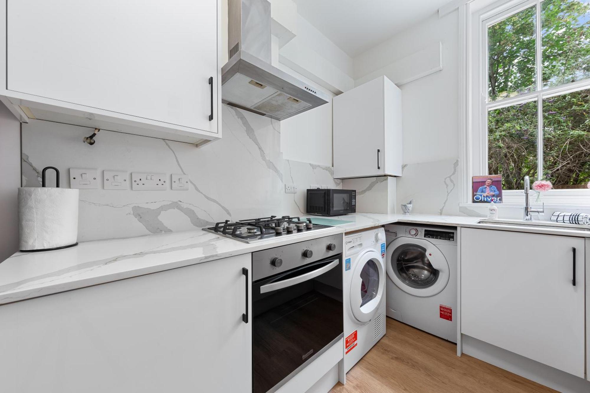 Apartment Maida Vale, Modern Apt, Sleeps 4, London. London