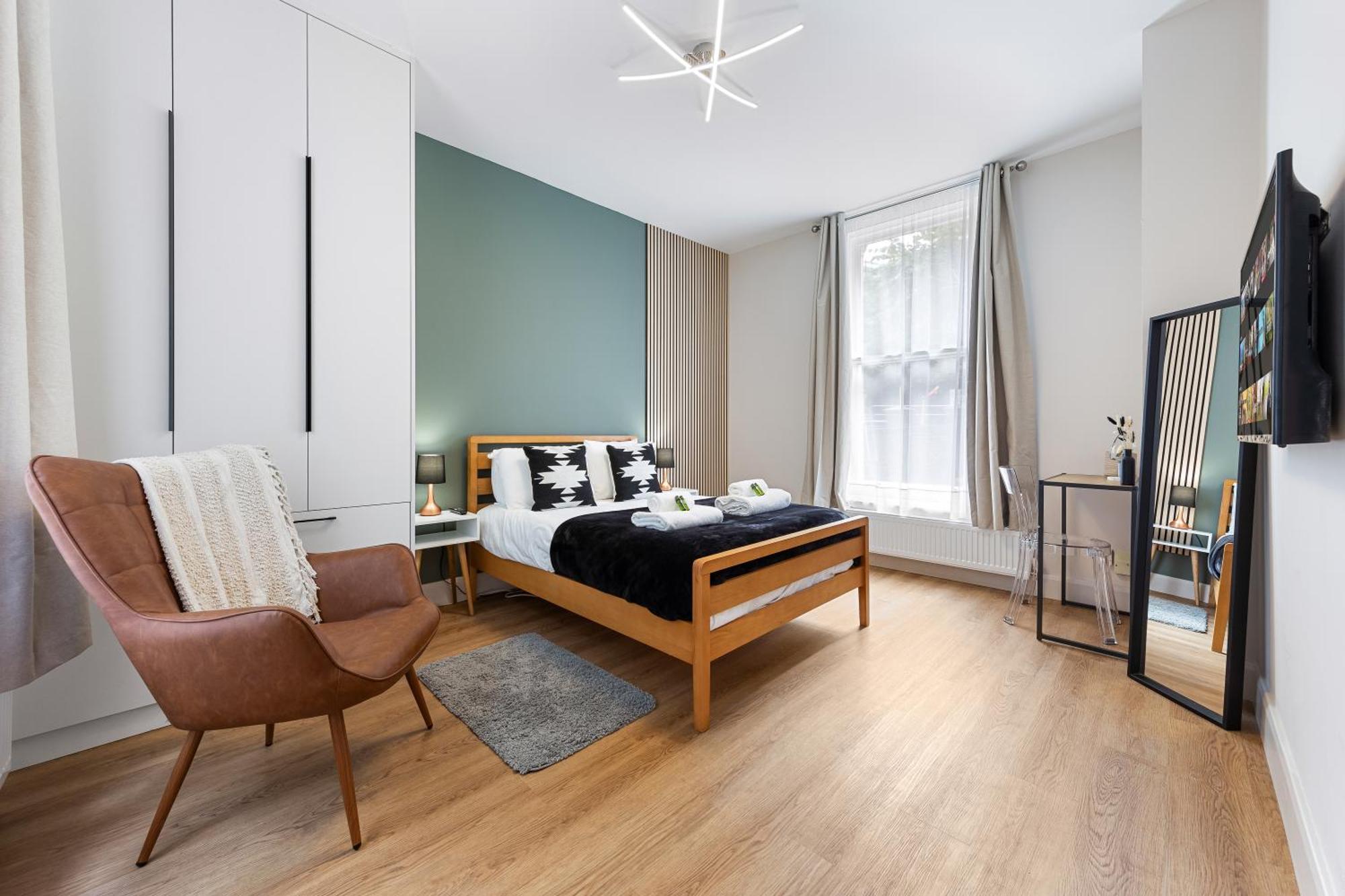 Maida Vale, Modern Apt, Sleeps 4, London. Apartment *
