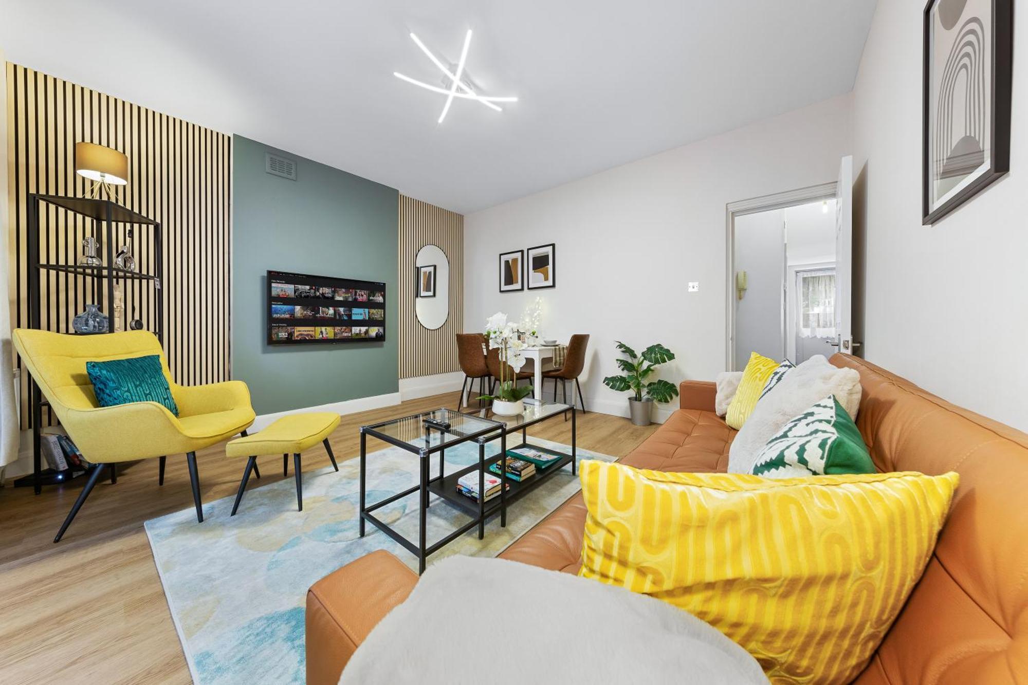Maida Vale, Modern Apt, Sleeps 4, London. Apartment *
