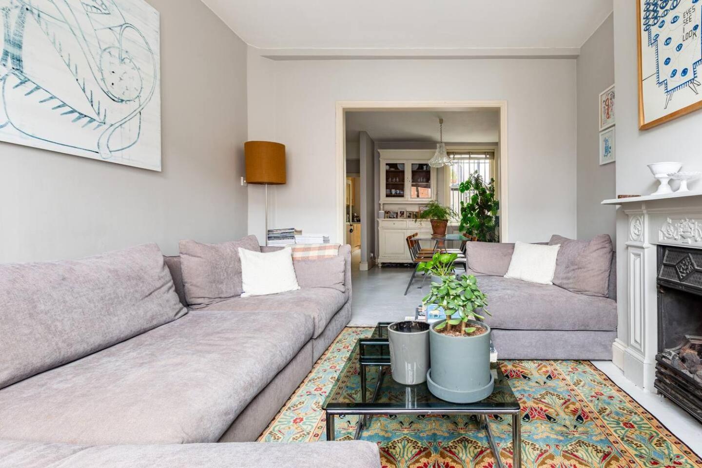Beautiful Victorian Townhouse - 5 Bedrooms * London