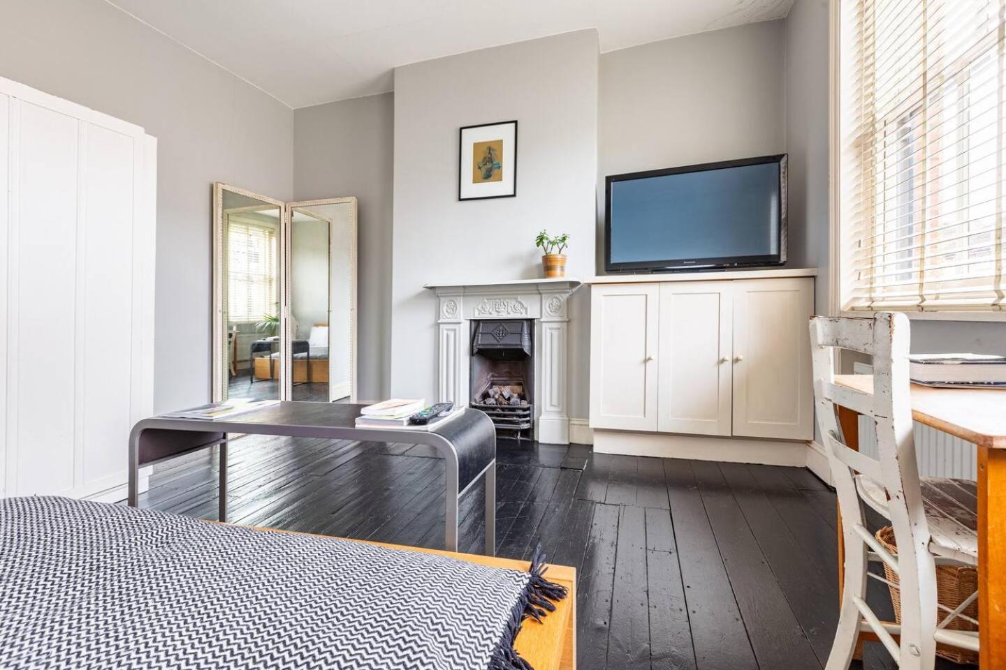 Holiday home Beautiful Victorian Townhouse - 5 Bedrooms *