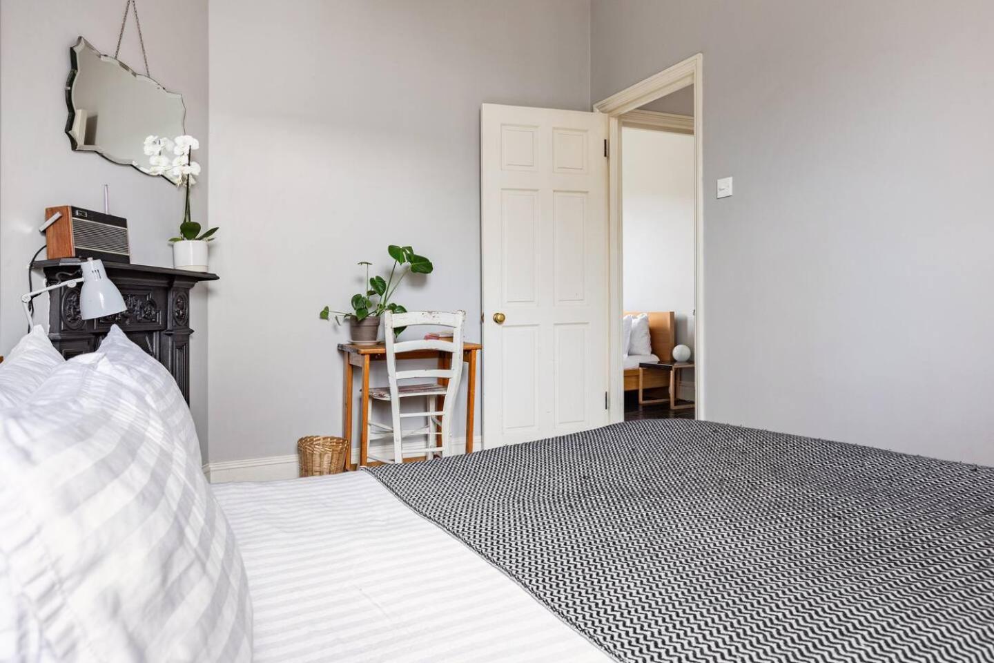 Beautiful Victorian Townhouse - 5 Bedrooms Holiday home *