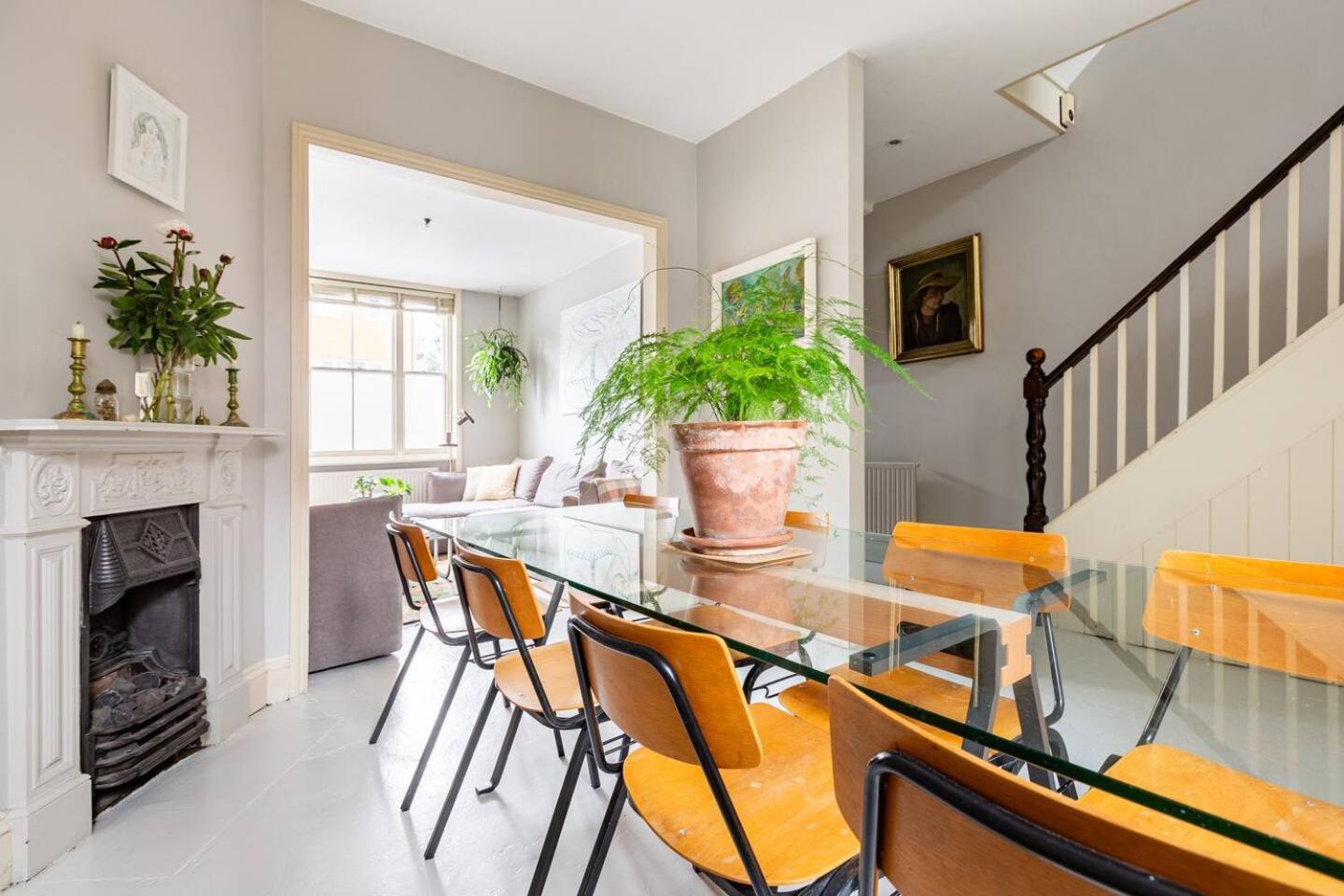 Beautiful Victorian Townhouse - 5 Bedrooms Holiday home London