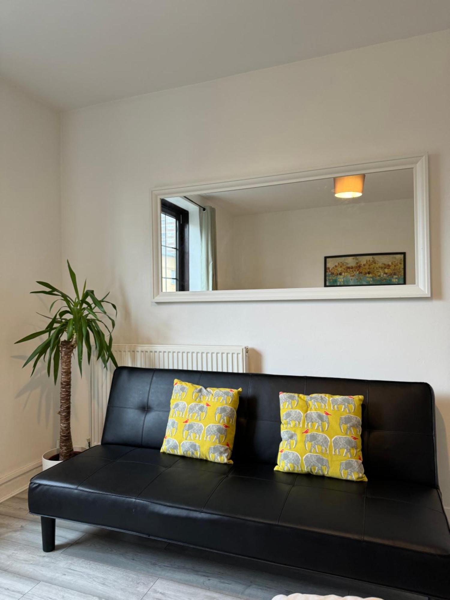 Old Street 1-bedroom Entire * London