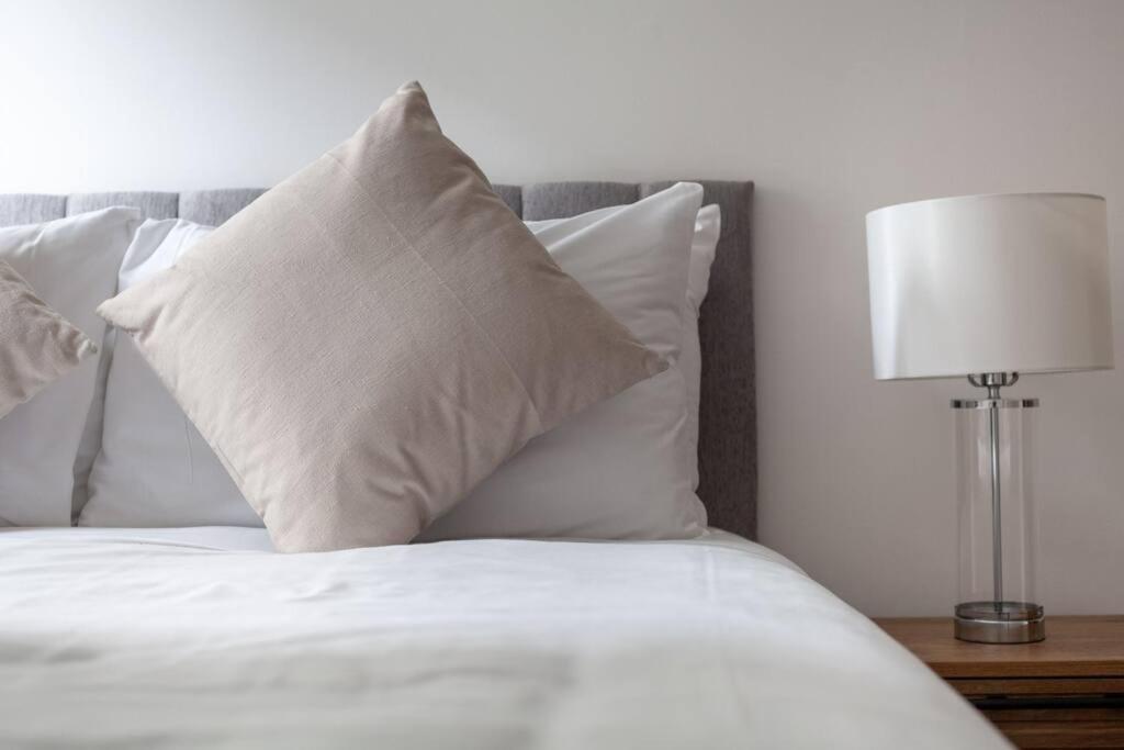Leilighet Cozy & Stylish 2-bed Flat In Trentham Ct, London