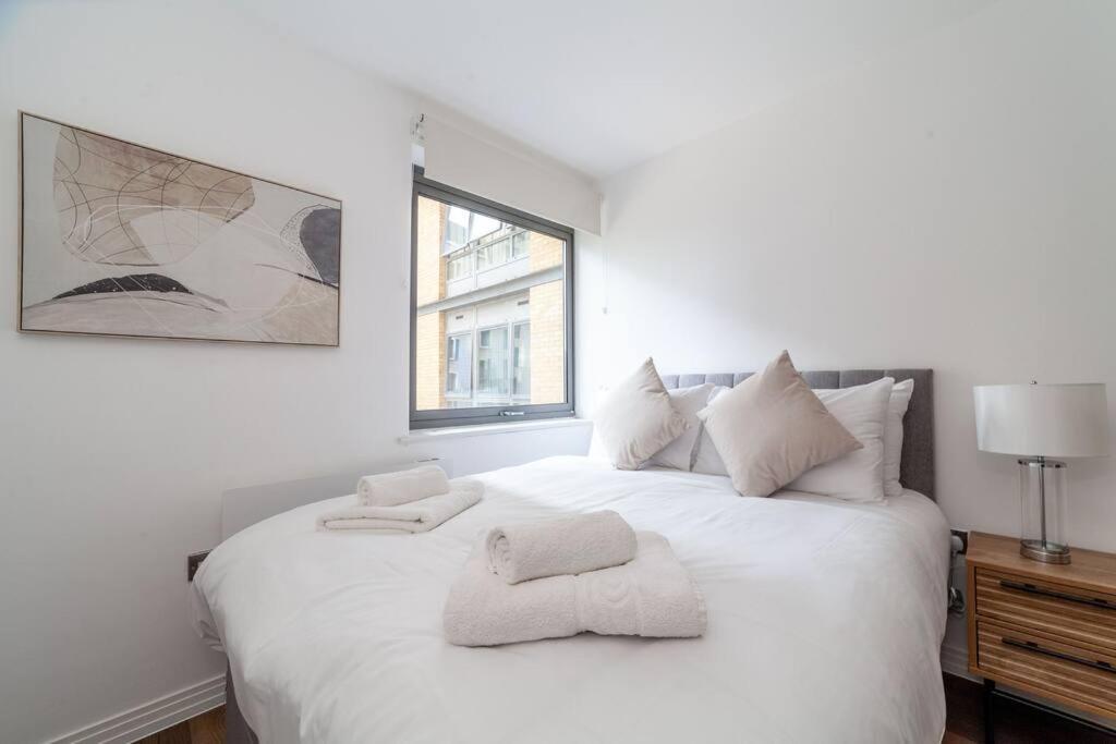 Cozy & Stylish 2-bed Flat In Trentham Ct, Leilighet *