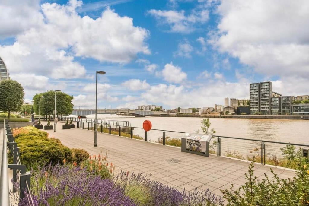 Stylish 3 Bed Gem In * London