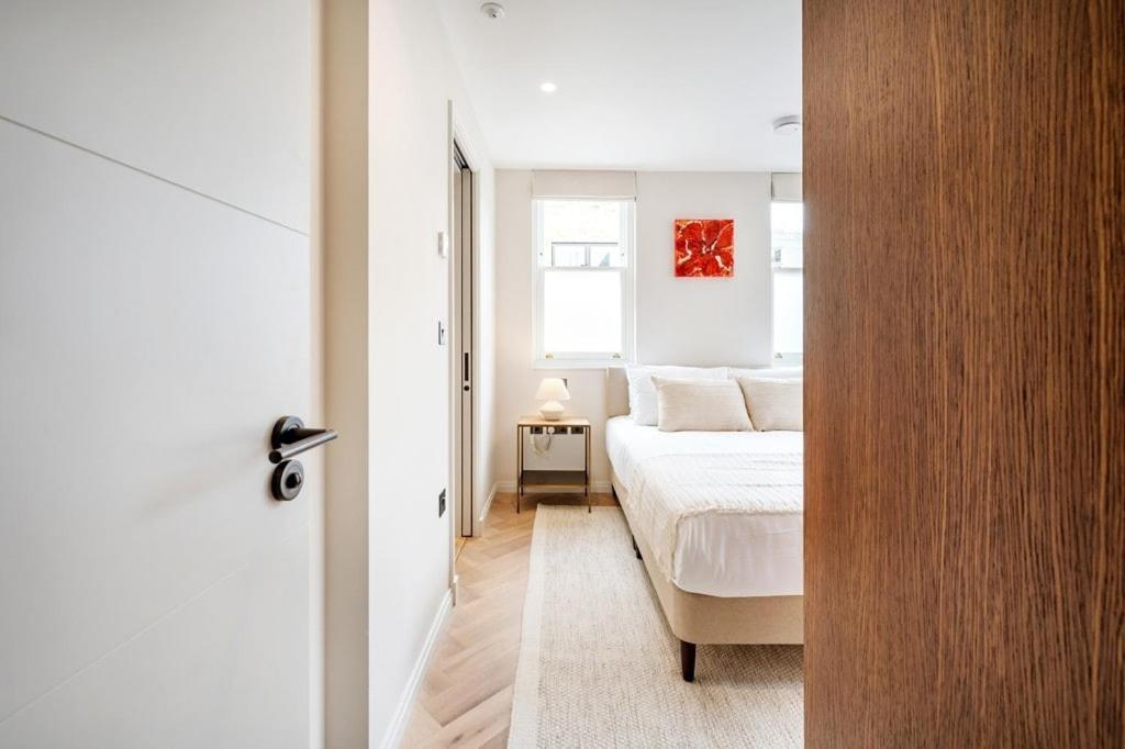 Two Bed Duplex In Covent Garden London