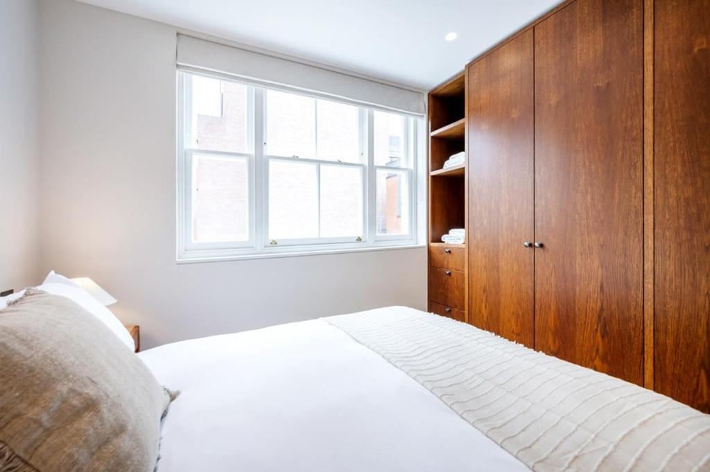 Two Bed Duplex In Covent Garden Apartment