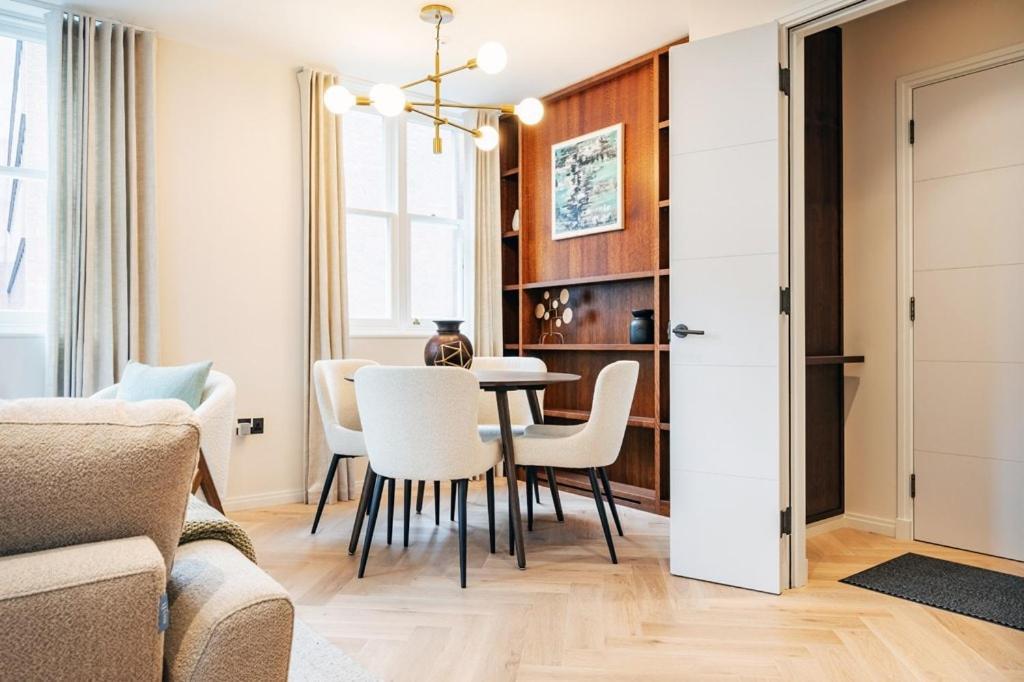 Two Bed Duplex In Covent Garden