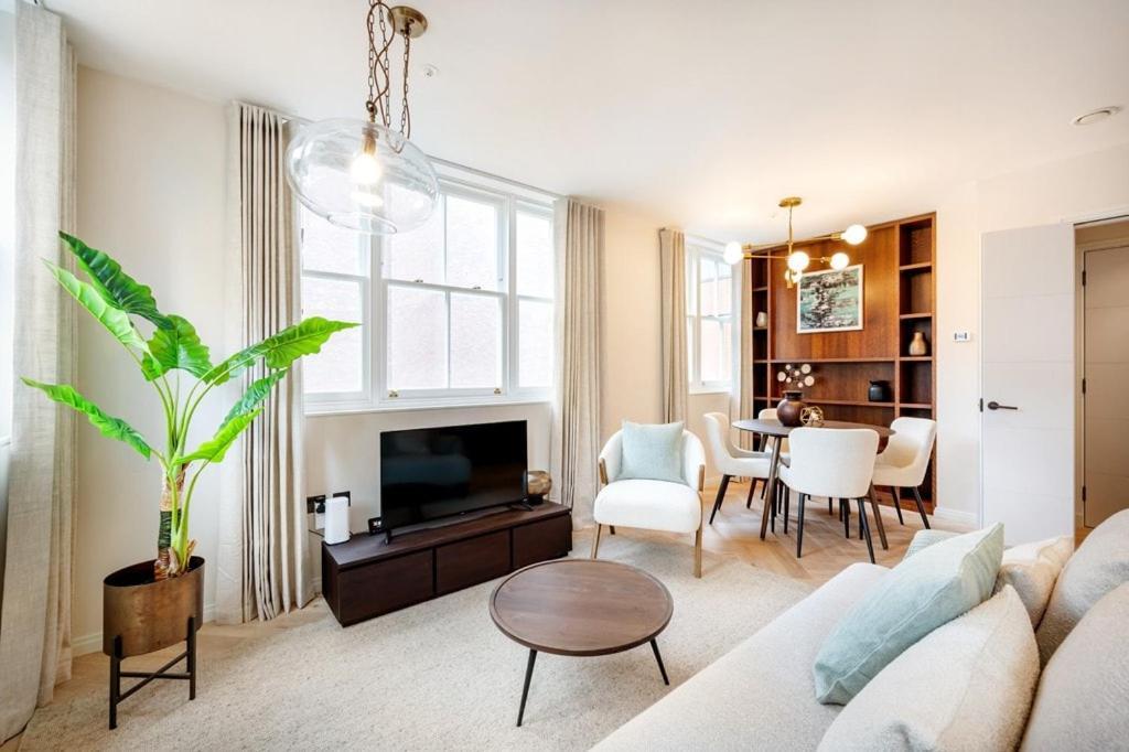 Two Bed Duplex In Covent Garden London